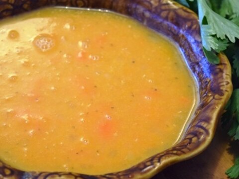 サルチャ入りレンズ豆のスープ